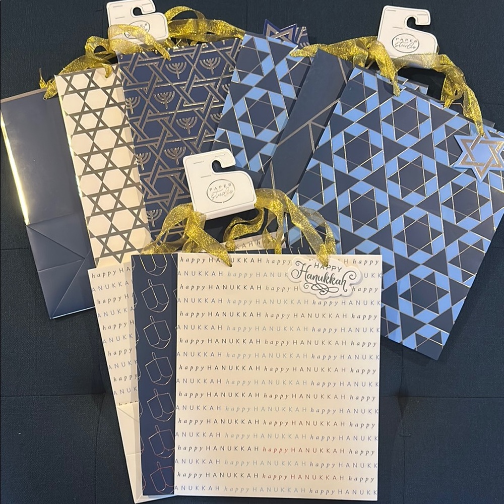 NWT, Blue and White Hanukkah Gift Bags Set, 9 bags each with gift tags